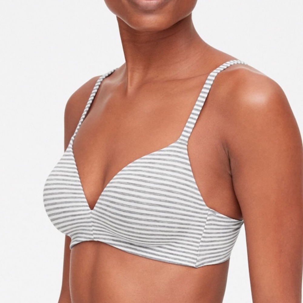 LOVE BY GAP” STRIPED BREATHE WIRELESS BRA SIZE 34A